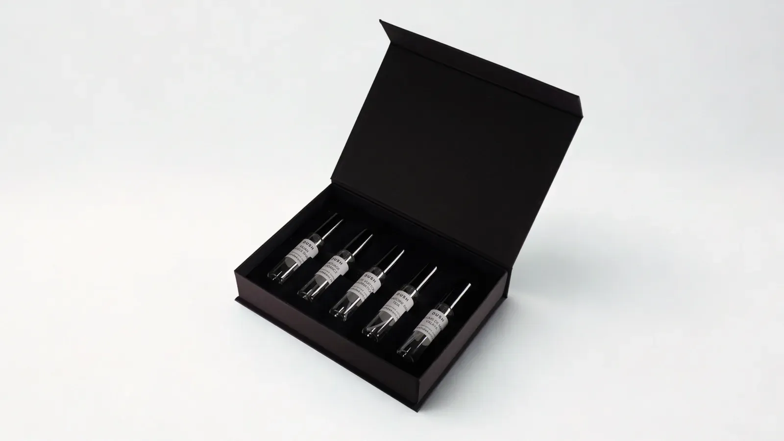 Otvorena DUSH kutija sa pet dekanata od 10 ml